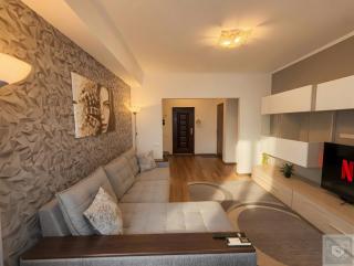 RentHouse Apartments Ambient Light - 3