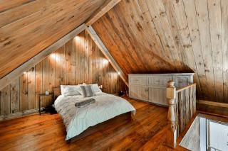 Chalet Gordon - Log Cabin Hot Tub & Lake Access - 6