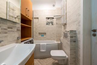 Świętojerska Comfort Apartment by BookingHost - 3