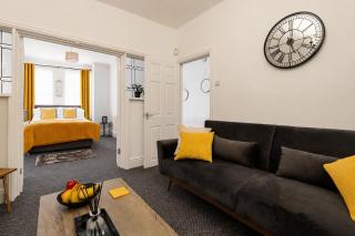 4bed Home - Free Parking, Wifi - Long Stays Welcome By Hinkley Homes Short Lets & Serviced Accommodation - Litherland - 7
