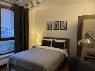 Airport Hubertus Apartment - 0