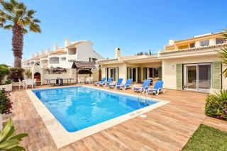 Villa Sarana by Villa Plus - 3