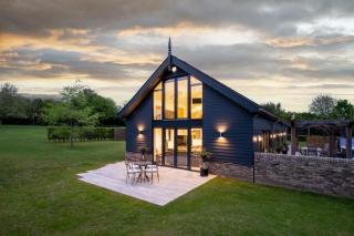4 Bed in Steeple Bumpstead oc-hatch - 8