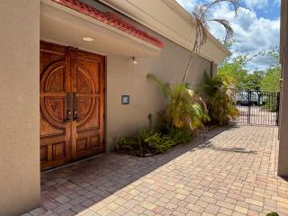 Holiday Inn Express & Suites Cocoa by IHG - 1