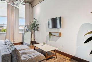 Chic Condo Close to Everything No 211 - 4