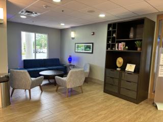 Holiday Inn Express & Suites Cocoa by IHG - 4