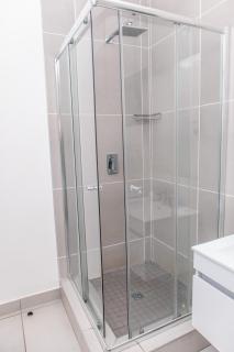 Luxury Ultra Modern Apartment - Queen Bed, Inverter, Pool, Gym & Spacious Balcony - 1