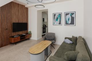 Old Town Escape - Central 3BR with Private Garden - 3