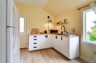 Pacific View Cottage - 100’ High w/ Ocean Views - 5
