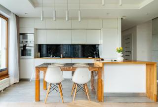 Taneczna Spacious Apartment by BookingHost - 9