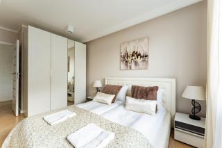Taneczna Spacious Apartment by BookingHost - 8