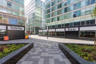 Penthouse Apartment @ The Hub • Skyline Views • Free Parking • Smart TVs • Fast Wifi • Yoko Property - 4
