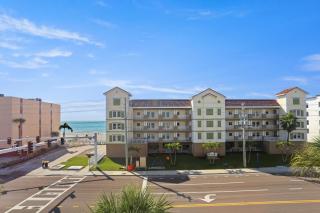 Madeira Place 402 Top Floor Gulf Views Heated Pool - 7