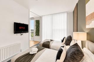 Penthouse Apartment @ The Hub • Skyline Views • Free Parking • Smart TVs • Fast Wifi • Yoko Property - 8