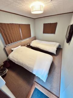 安里乃仲Traditional samurai residence with a family bath for rent Hideaway Villa with open-air bath, wood deck terrace, AI massage chair - 5