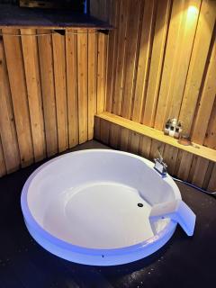 安里乃仲Traditional samurai residence with a family bath for rent Hideaway Villa with open-air bath, wood deck terrace, AI massage chair - 7