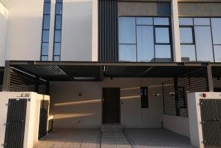 E10 Modern luxury 2 bedroom villa in danah bay - 9