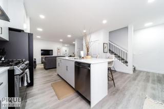 Urban Utopia - Hot Tub - Sauna - BBQ - Firetable - Garage - AC - 4
