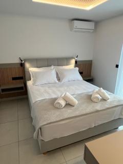 Latsis Suites - 8