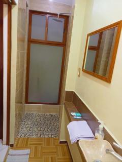 Comfortable family home INVOICE - 2