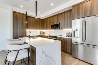 5 Mi to Walmart AMP: Modern Townhome w/ Yard! - 5