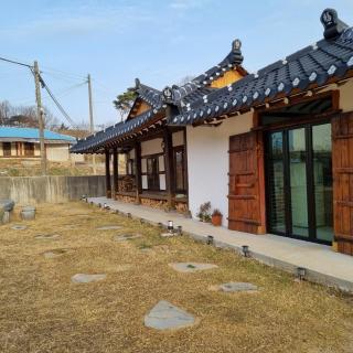 Boryeong dalitteumyeonkkochipigo Hanok Stay - 6