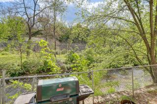 Walk to Appalachian Trail! Creekside Duncannon Gem - 5