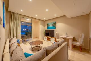 Two-bedroom apartment, ground floor, overlooking the sea - 1