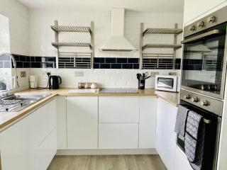 Lavender Cottage - 2