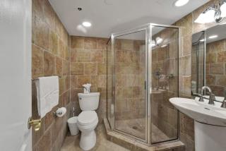 Modern Miami Beach condo - Beach Service and Pool-405 - 1