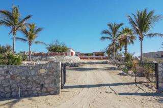 Beautiful Beach House Right on the Sea of Cortez - 6