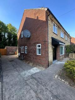 Modern Family Haven 5BR Free Parking - 6