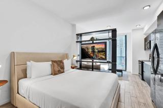 Miami Lux Studio w. Kitchen City and Bay Views - 5