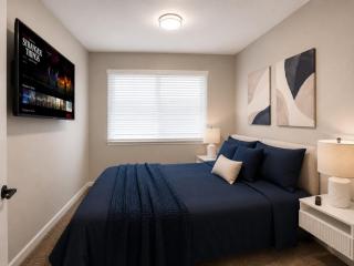 The Haven on Hoover Stylish 2BR Retreat - 7