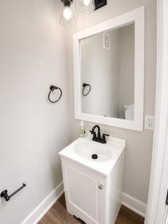 The Haven on Hoover Stylish 2BR Retreat - 1