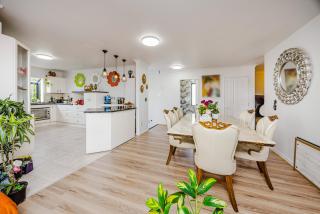 Spacious 5BR Holiday Home Near Manukau - 2