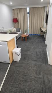 Stylish Resort Stay with King Bed, Pool and Outdoor Patio - Darwin - 4