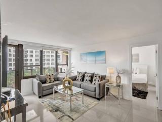 Spacious Ocean View Condo Beach Service 509 - 8