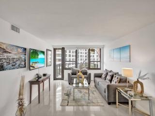 Spacious Ocean View Condo Beach Service 509 - 4