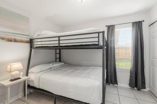 2BR King, Dog Friendly, Private Gated Yard, Turf, Grill, Near Beaches - 6