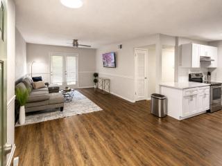 Maple n Main Hoover Modern 2BR Escape - 6