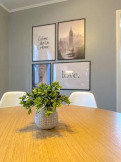 3500sf, Arcade, 6bdrm, 2 kitchen, 3baths, Parking - 2