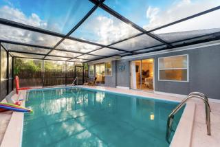 St Petersburg 4BR 2BA Private Villa with Pool Gym Grill Self Check-In - 0