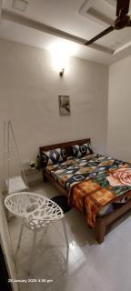 Stay Cool-Private AC room-2 with attached washroom - 0