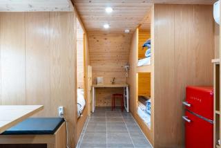 Road96 Caravan and Poolvilla - 9