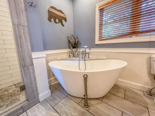 Walk to Wisp Slopes Stunning Lakefront Home - 4