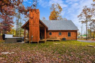 Modern Cabin with Hot Tub and Outdoor Fireplace - McHenry - 2