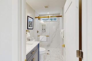Stunning Home with Lake Views Private Beach Access - 1
