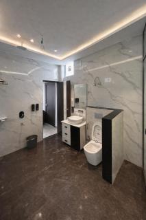 Luxury Penthouse 2BR Terrace Ganga View parking - 6