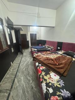 Paradise Inn homes - 7